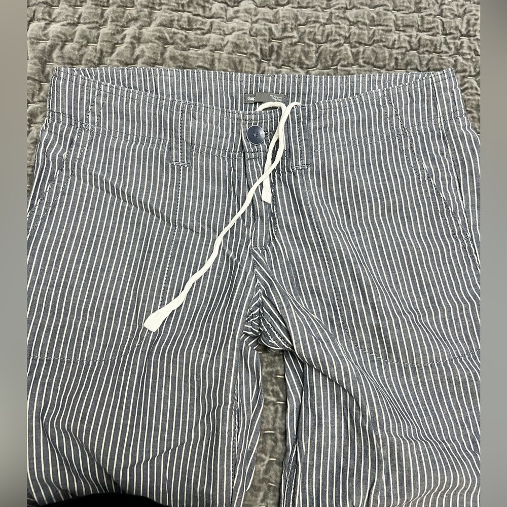 GAP 2009 Hip slung wide leg pants. Sz 8.